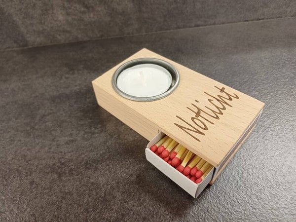 Notlicht aus Buche mit Teelicht & Streichhölzern – Witzige Geschenkidee aus Holz 🎁
