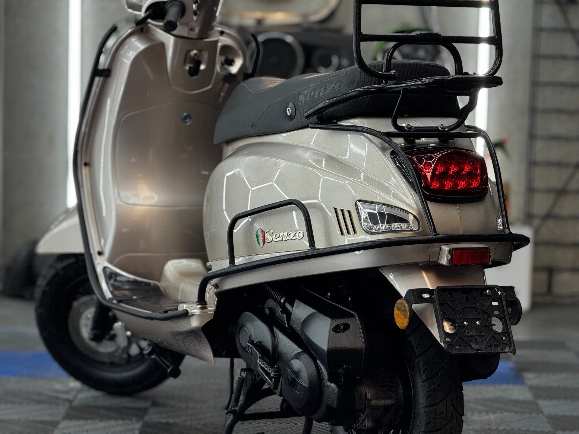 BTC Riva klasse A gold Roos