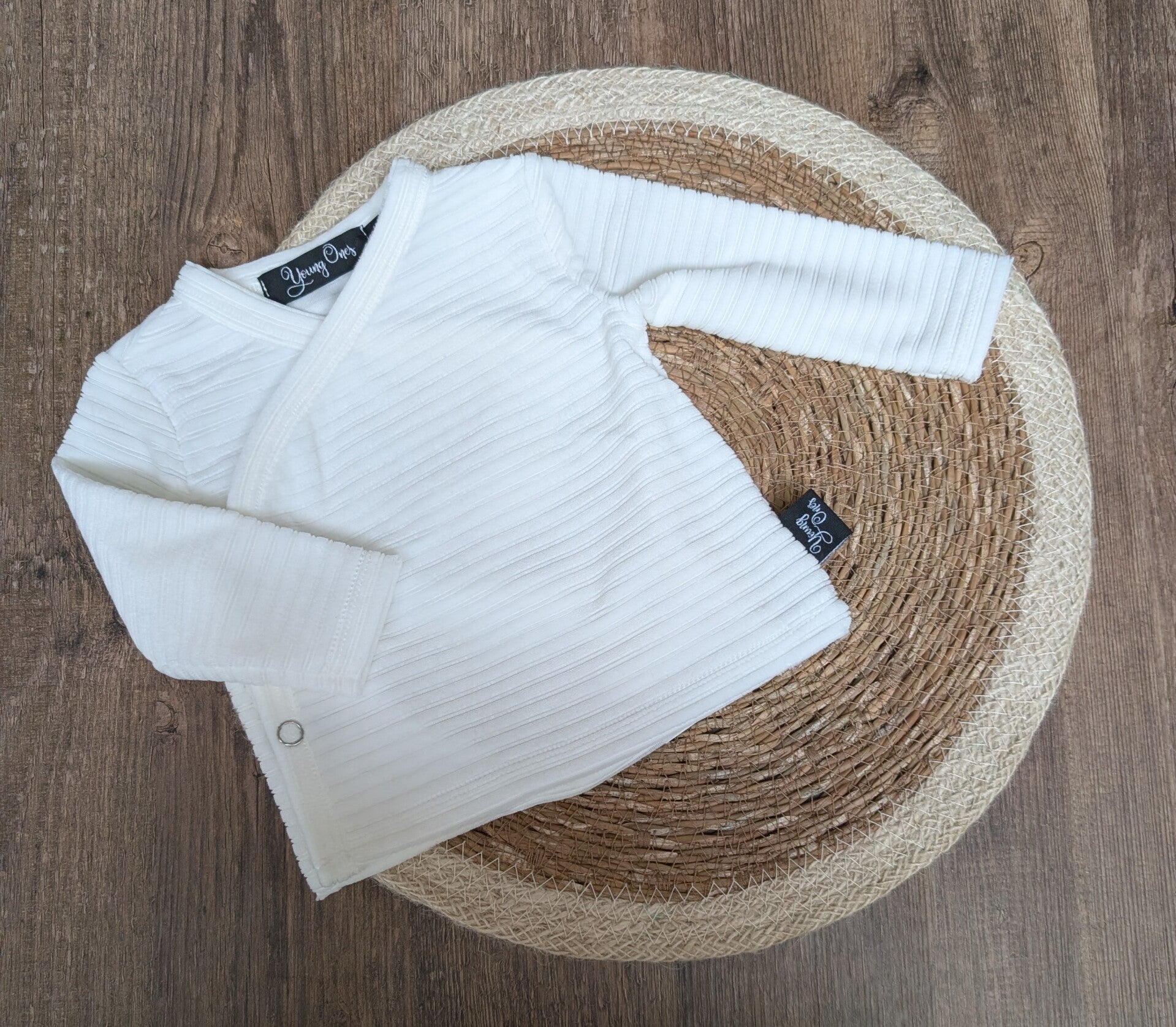 1025 Overslagshirtje in wolwit velours