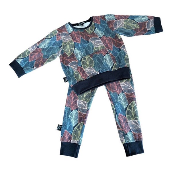 1005 Broek french terry met bladeren