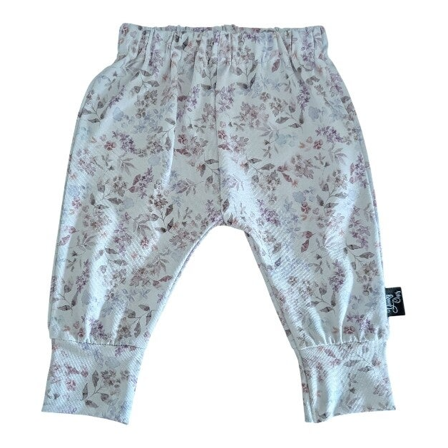 1048 Broekje roze gebloemd