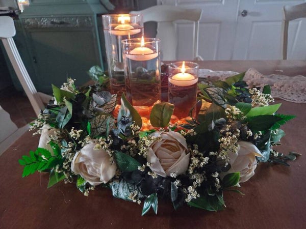 Centerpiece of Seashell Flowers and Csndlelight