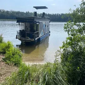 houseboat-hbrd-7-standard.webp