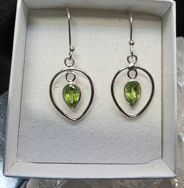 Peridot earings instterling silver