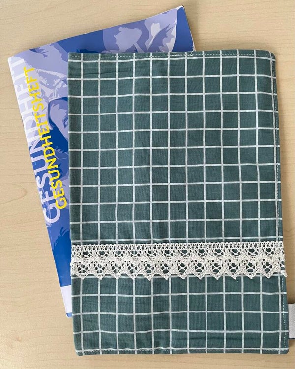 Gesundheitshefthülle Kariert Grün/Weiss