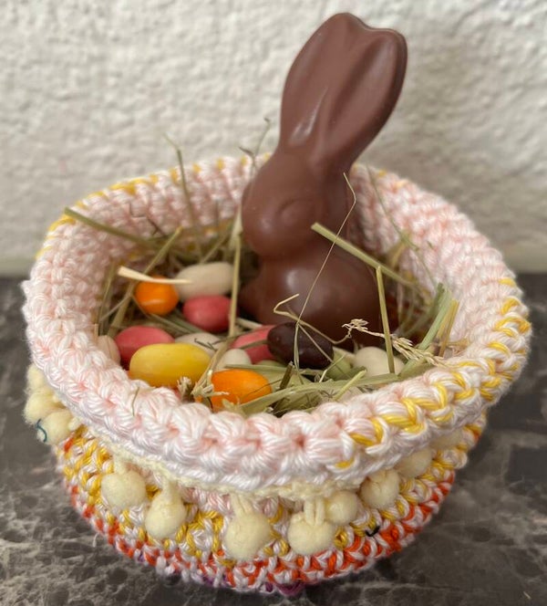 Gehäckeltes Osternest Gelb