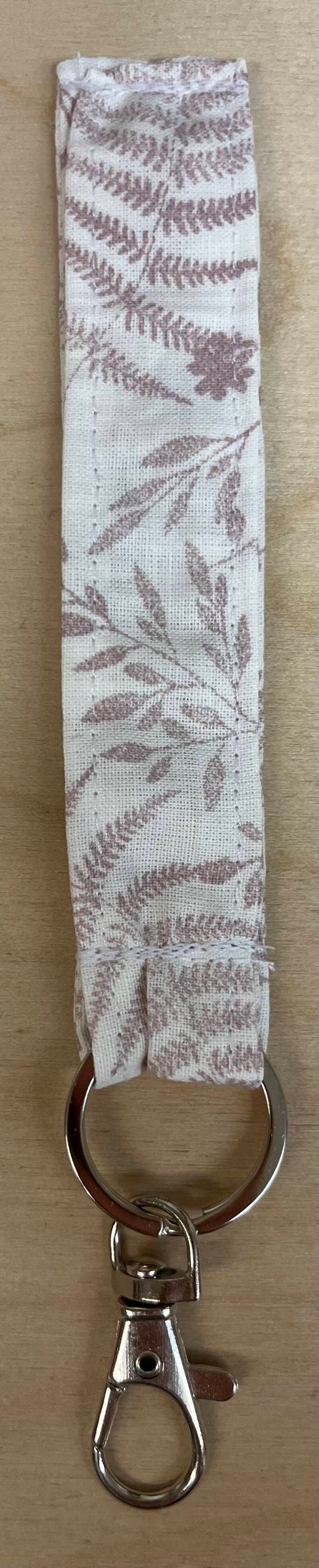 Anhänger Baumwolle Weiss/Altrosa Blumen 16.5cm