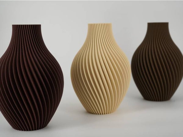 Vase décoratif torsadé imprimé en 3D