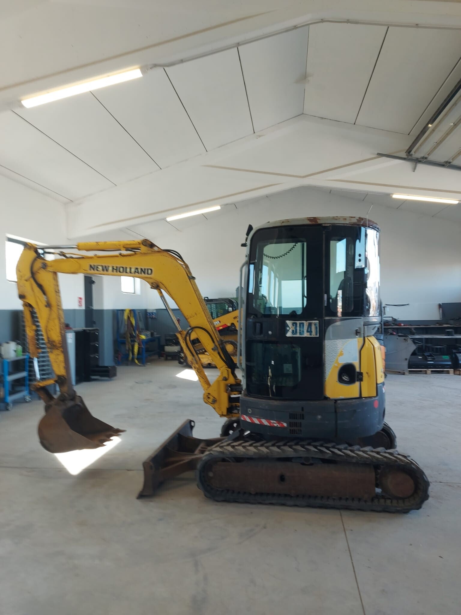 Escavatore NEW HOLLAND KOBELCO 30.2
