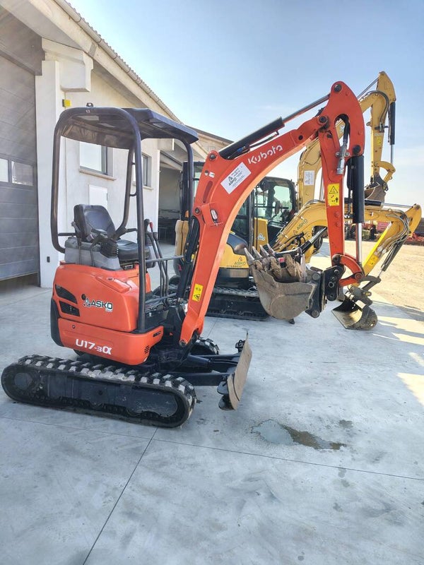 KUBOTA U17-3α 2019 – 2.930 ORE – SGANCIO RAPIDO + 2 BENNE
