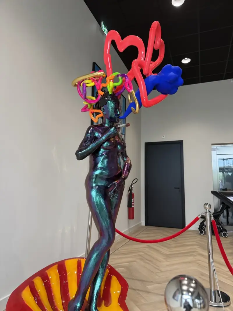 Q-farms sculptuur
