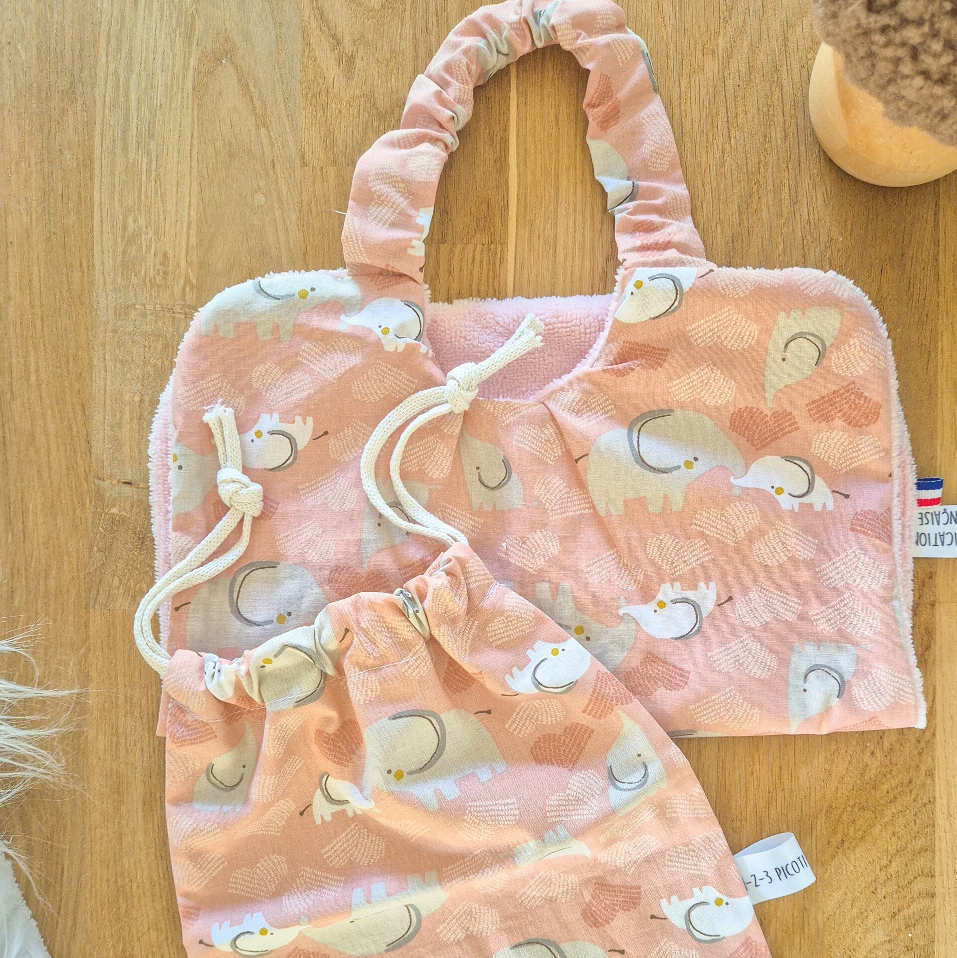 Grand bavoir enfant   et son pochon de rangement