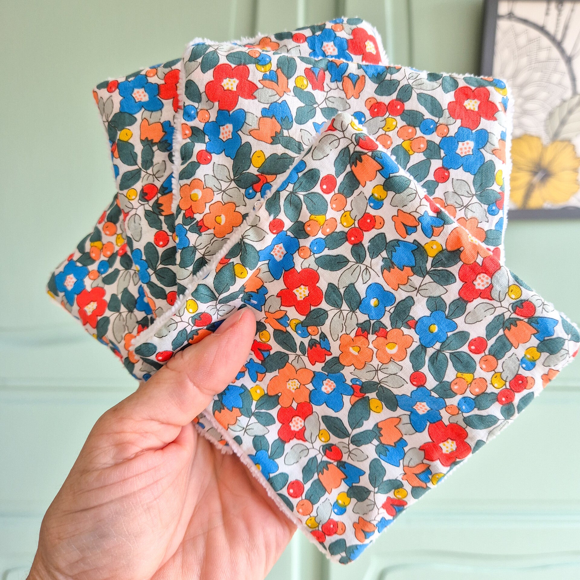 Lingettes démaquillantes  en éponge bambou .