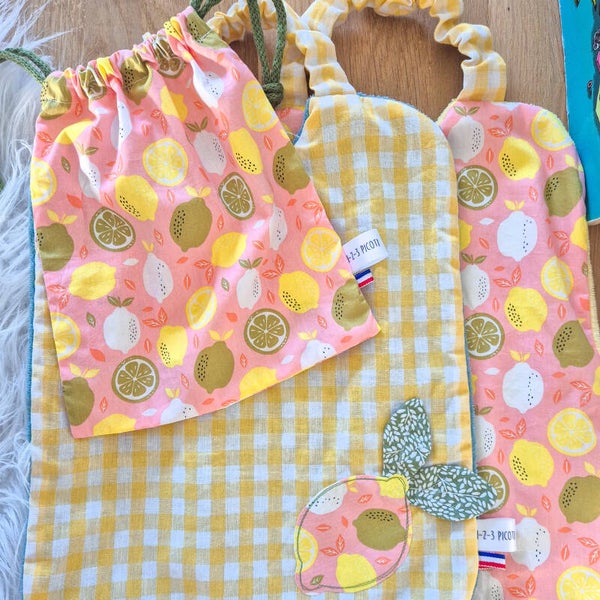 Grand bavoir enfant   et son pochon de rangement