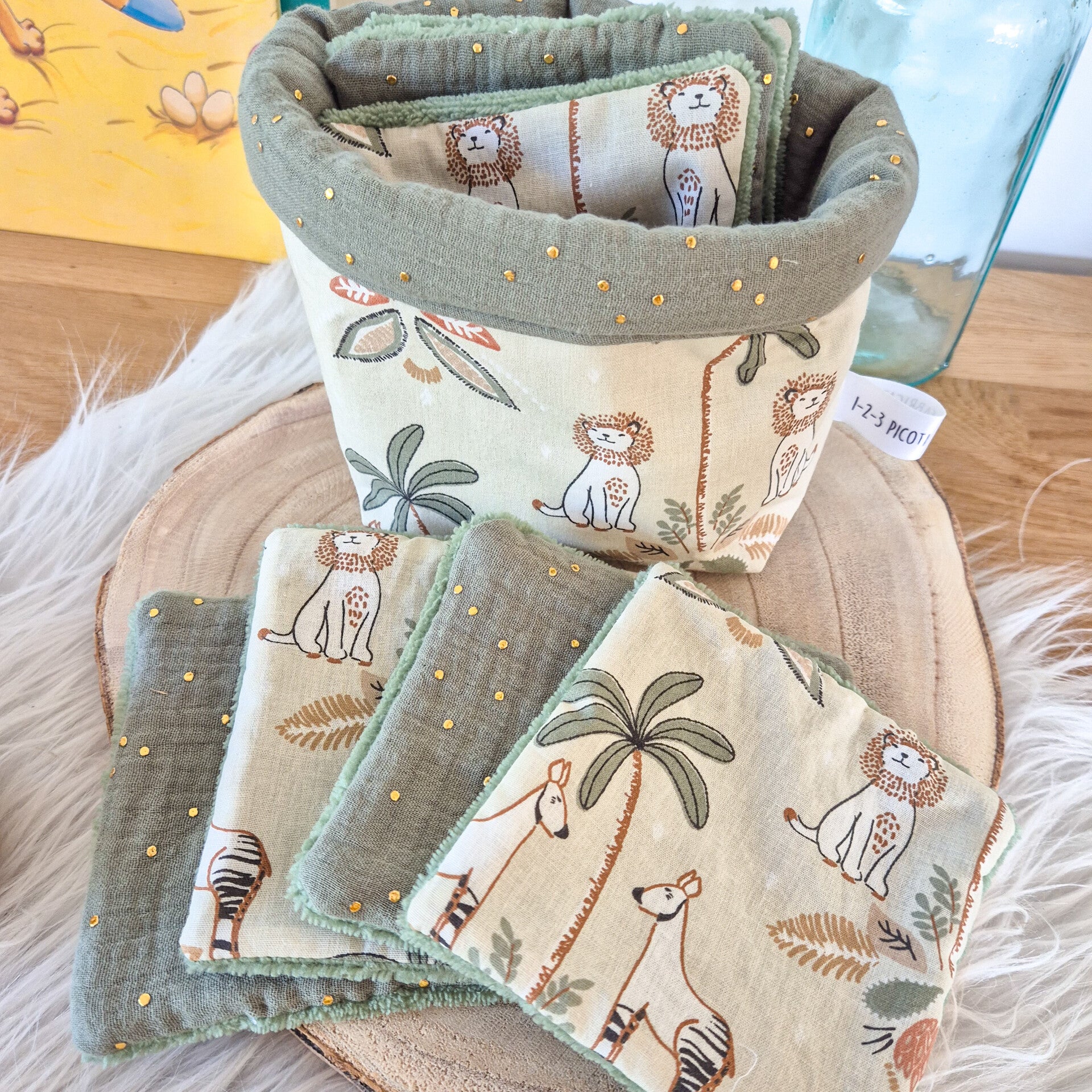 Lingettes  bébé et sa panière