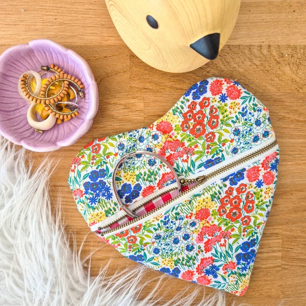 Petite pochette coeur.