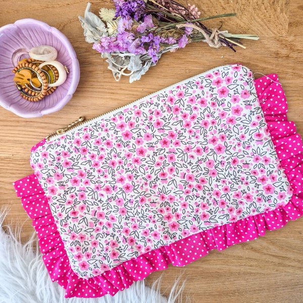 Pochette à volant