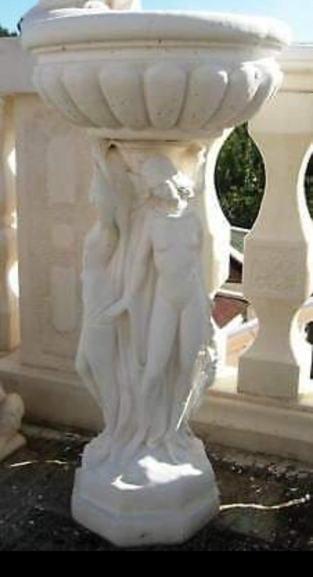 ACQUASANTIERA CON VENERE