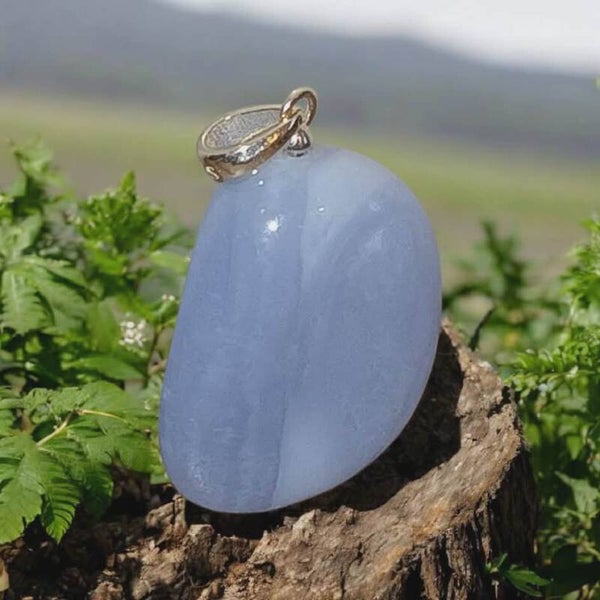Chalcedoon Hanger 01
