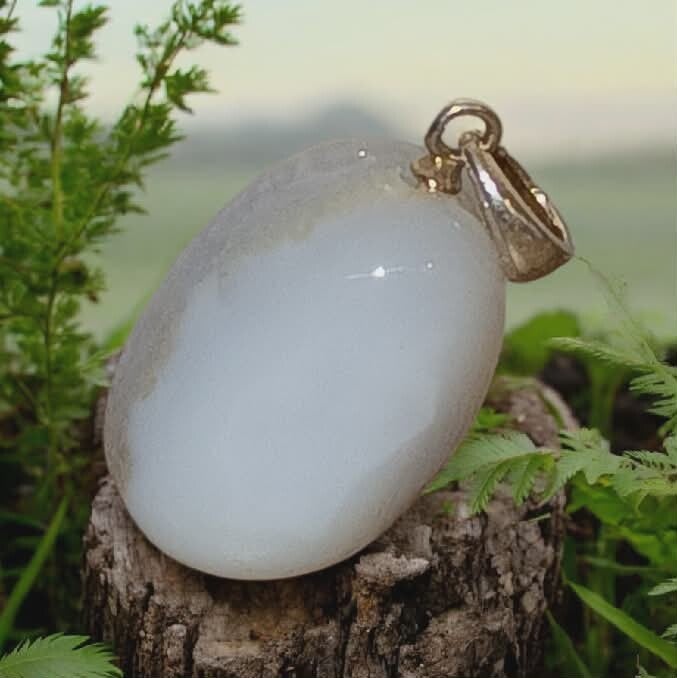 Chalcedoon Hanger 02