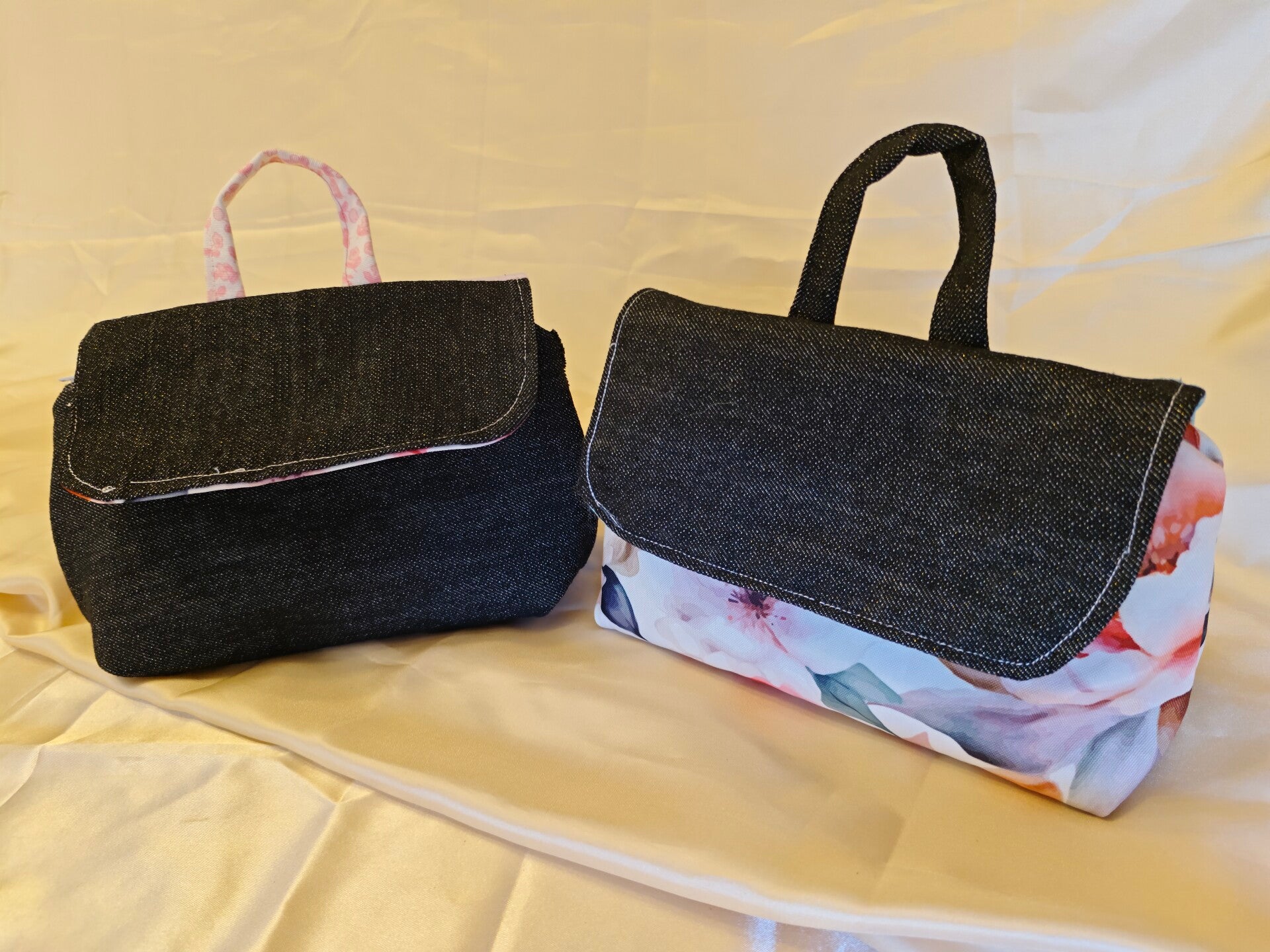 Beauty Case e Porta Pennelli 2-in-1 in Jeans/Denim e Fantasia Floreale in tessuto lavabile