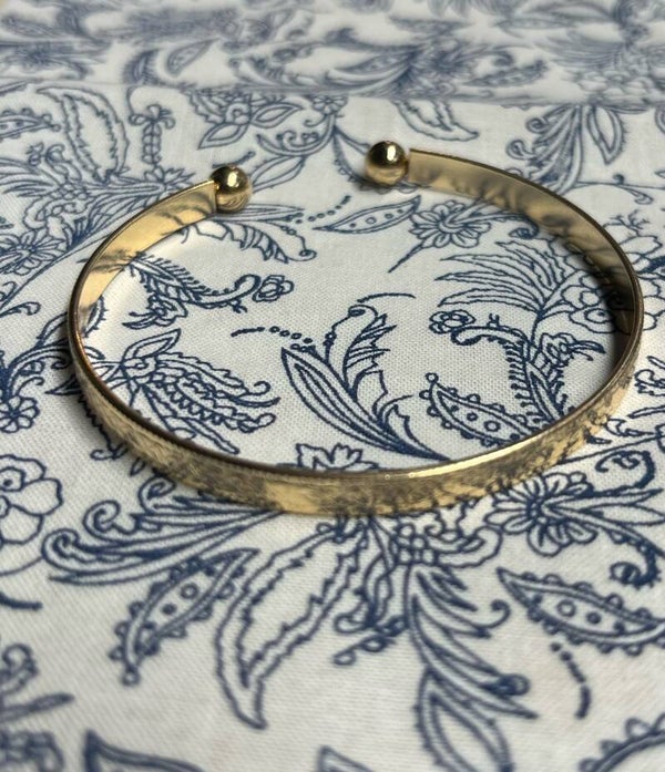 gold toned bangle bracelet