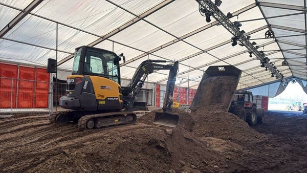 4,5 tons graafmachine volvo