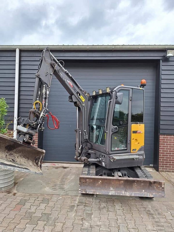 2,5 tons minigraver volvo