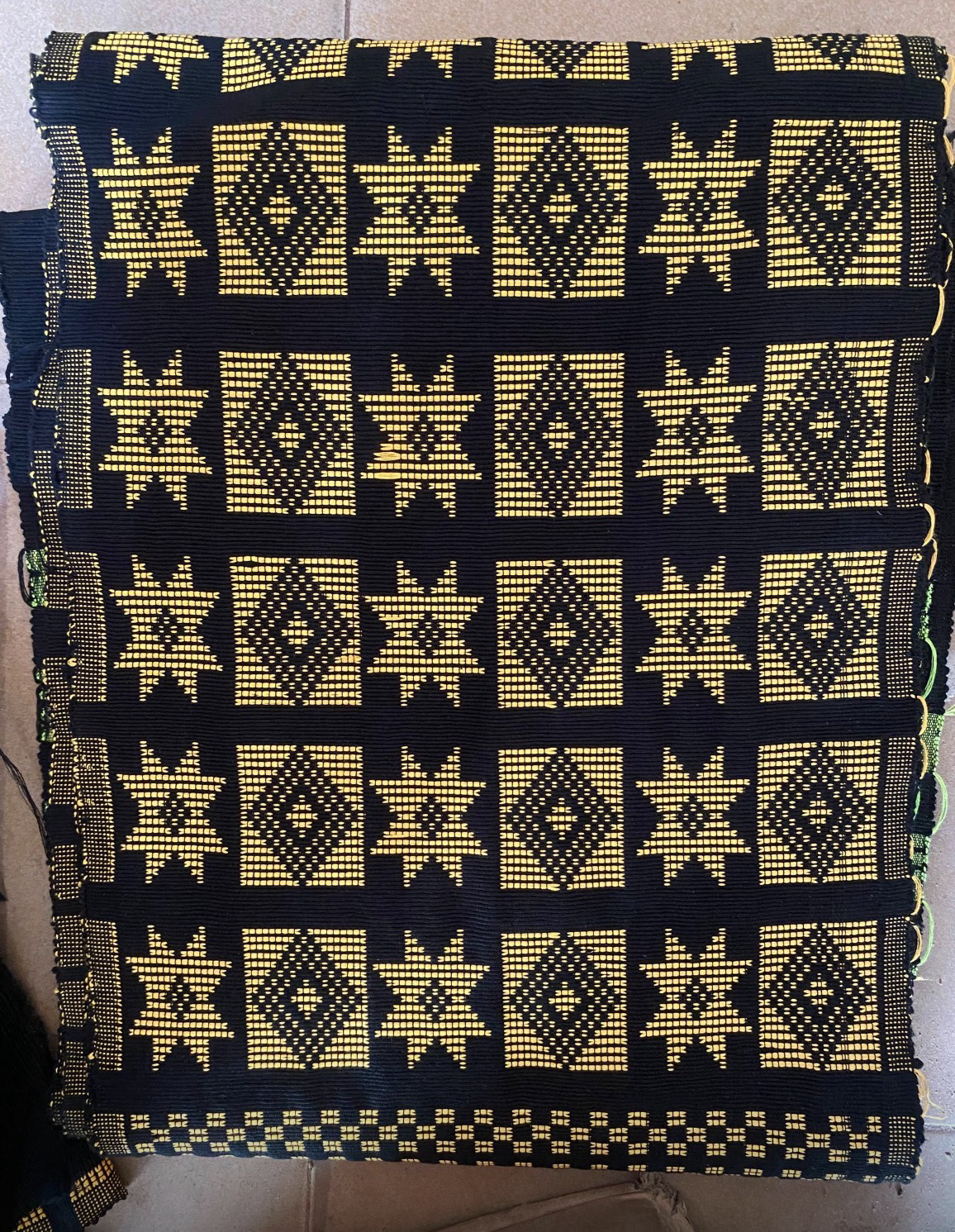 Pagne tissé traditionnel