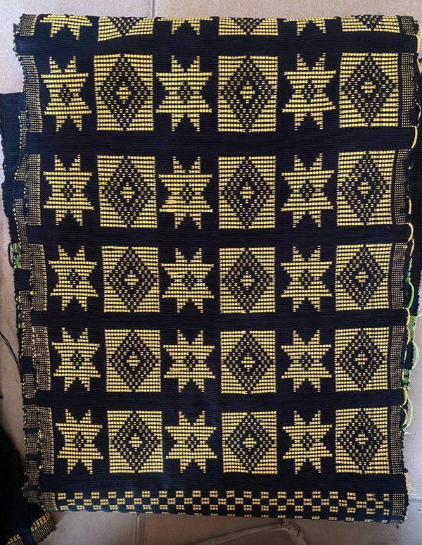 Pagne tissé traditionnel