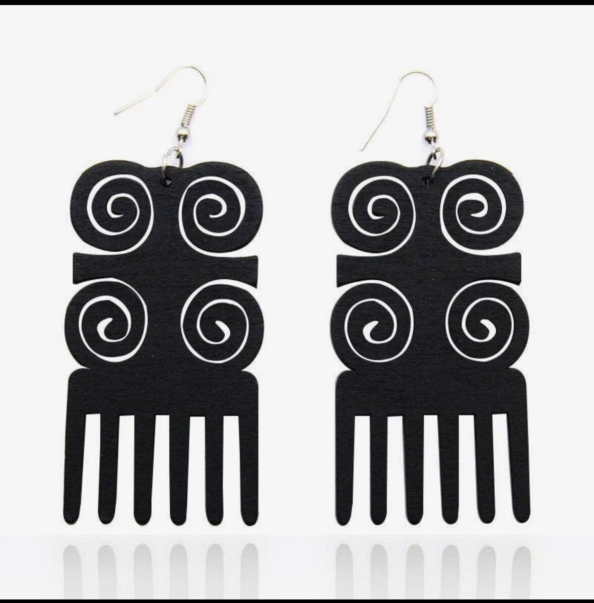 Boucles d’oreilles : forme de peigne noir