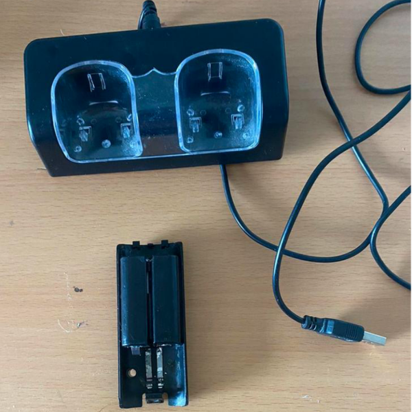 Wii oplaad station zwart + 1 accu