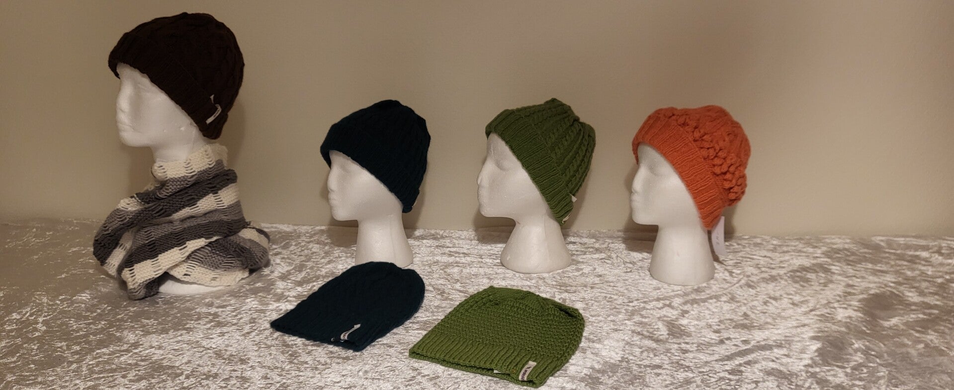 Loop Schal, Handschuhe, Mützen