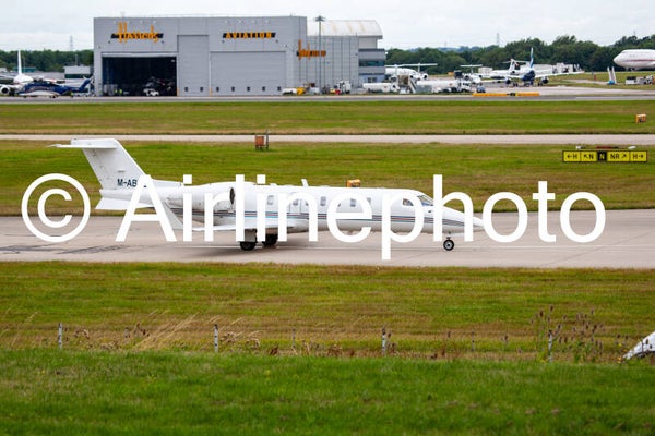 M-ABEU - Learjet 45 - Ryanair