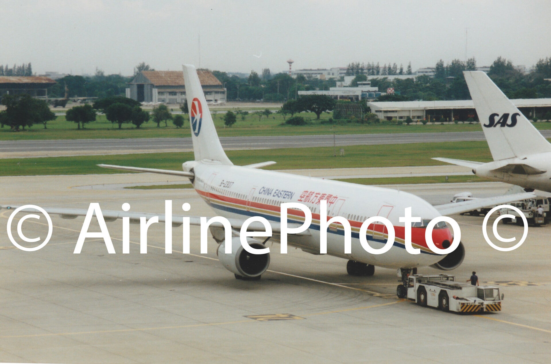 China Eastern B-2307 Airbus A300B4-605R
