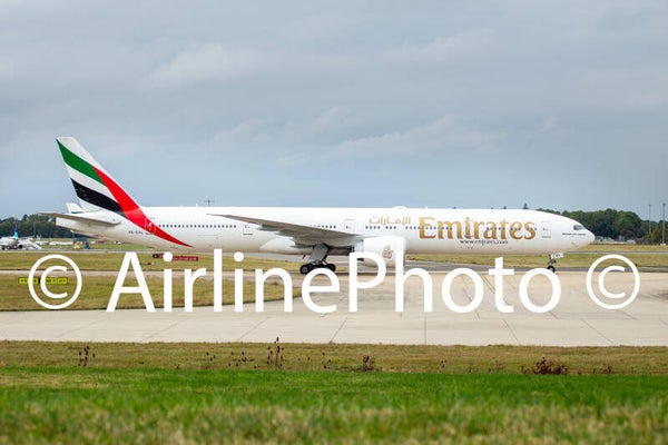 A6-EGL Boeing 777-31H(ER) Emirates.