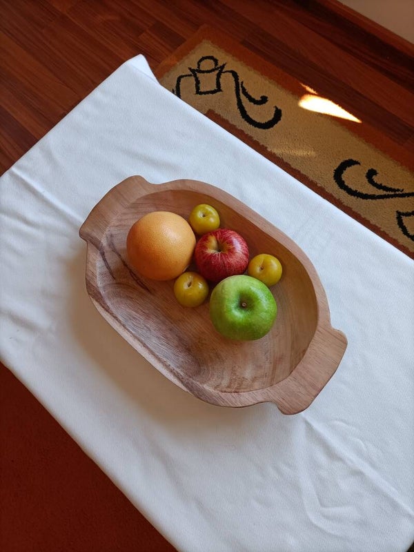 Bateas ovaladas con orejas curvas