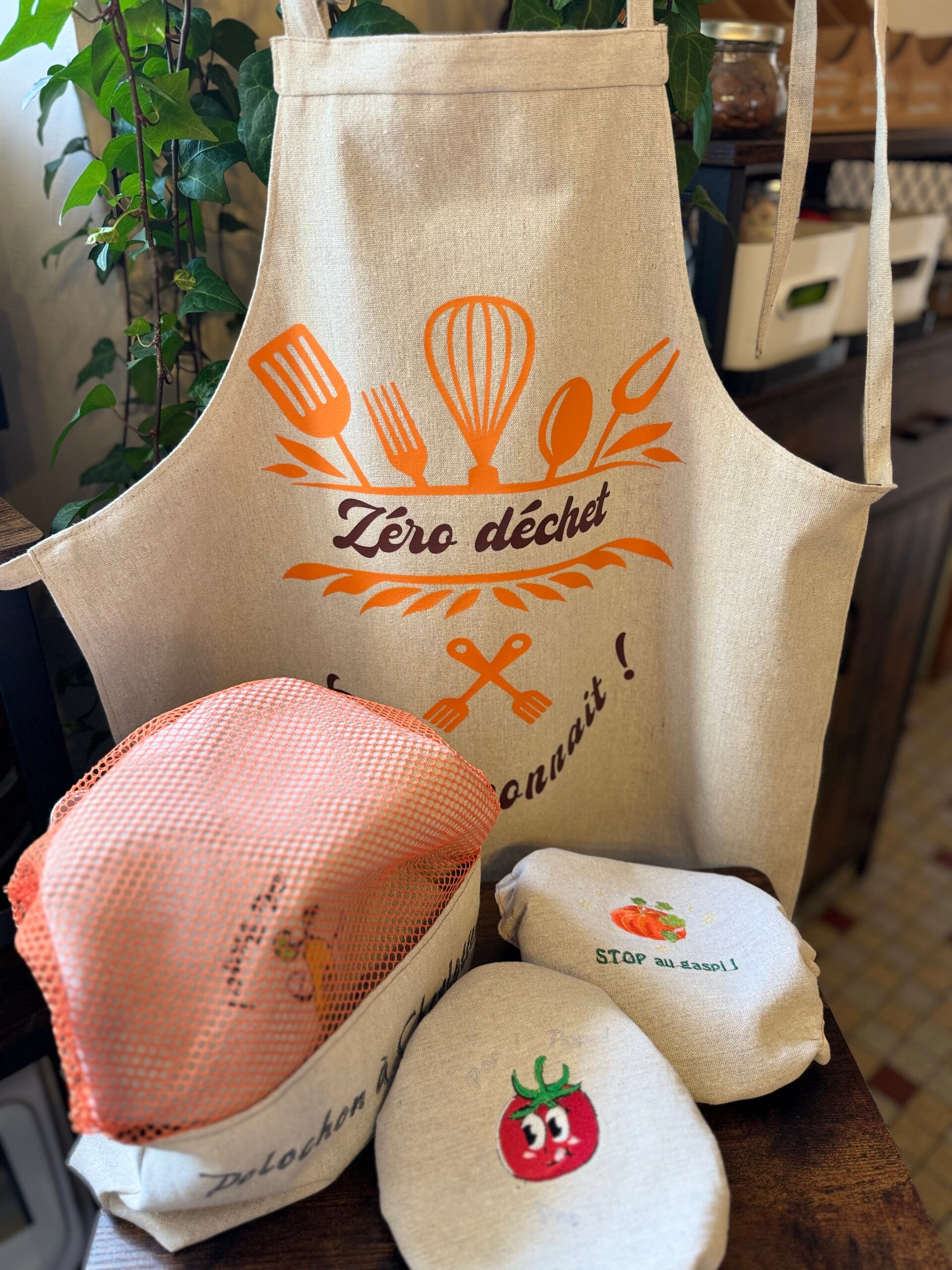 Ensemble de Charlottes, Polochon de rangement et Tablier de cuisine