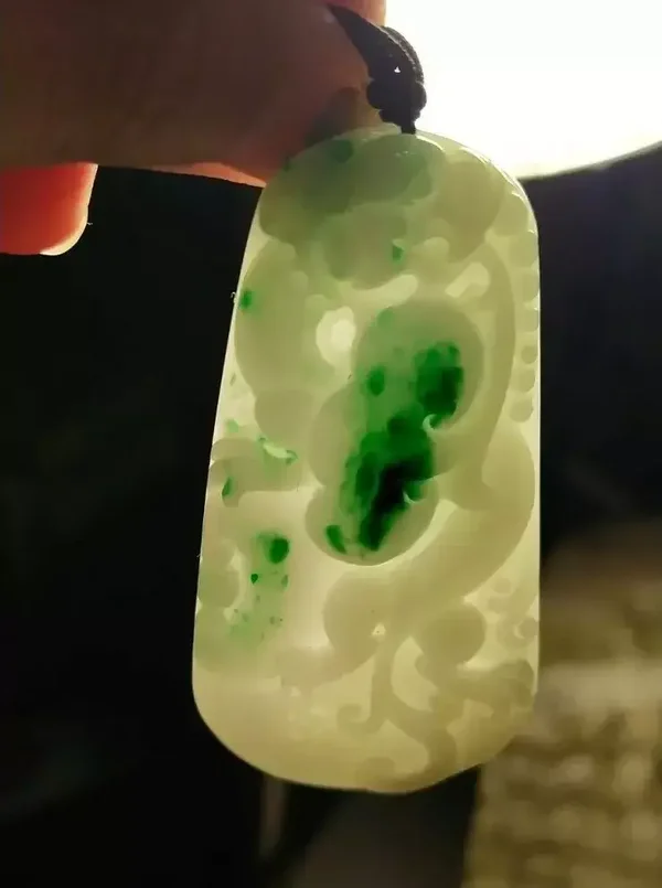 Certified 100% genuine Grade A green jadeite jade Dragon pendant necklace