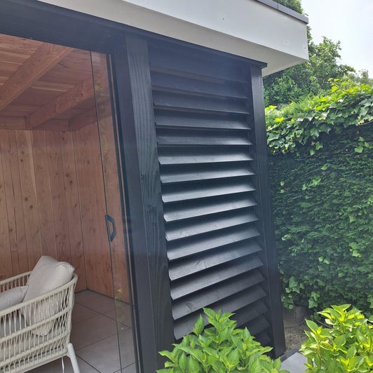 Maatwerk overkapping Roosendaal van geschaafd Douglas hout