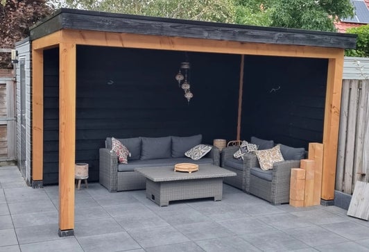 Ruime Douglas overkapping 5x3 compleet geplaatst