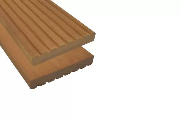 Hardhouten vlonderplanken Bangkirai 25 x 145 mm (Eén zijde glad geschaafd / één zijde 7 groeven) Duurzaamheidsklasse 2