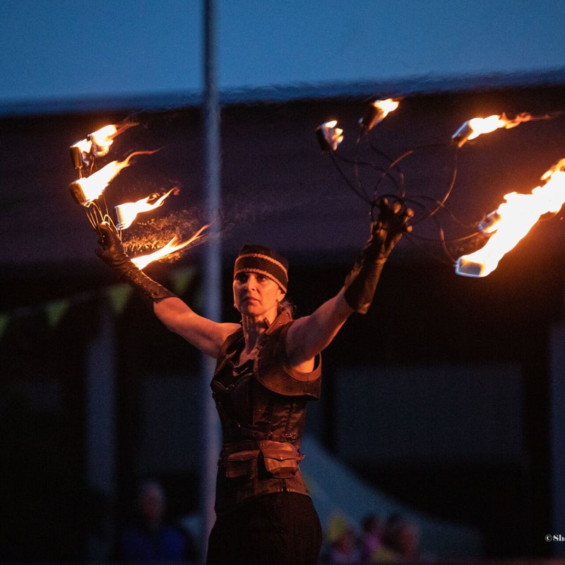 feuershowfuchstal4-1.jpg