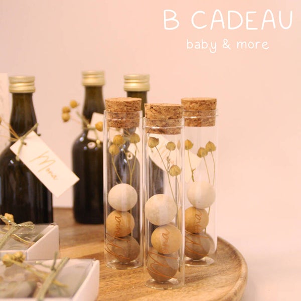 Buisje met bloembommetjes