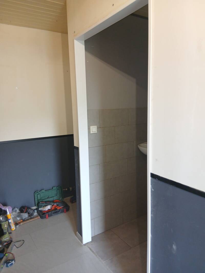 chantier de remplacement de porte intérieur Saint Barthélémy 70