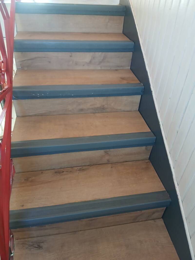 Rénovation escalier parquet collé secteur Magny-danigon