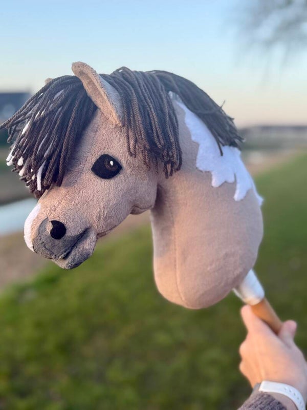 Hobbyhorse size S yearling spottie