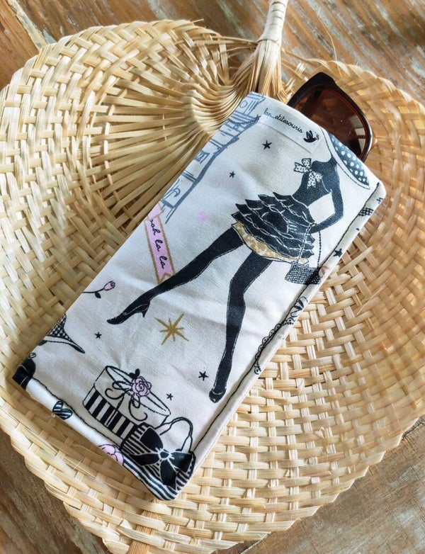 Etui à lunettes la petite robe noire
