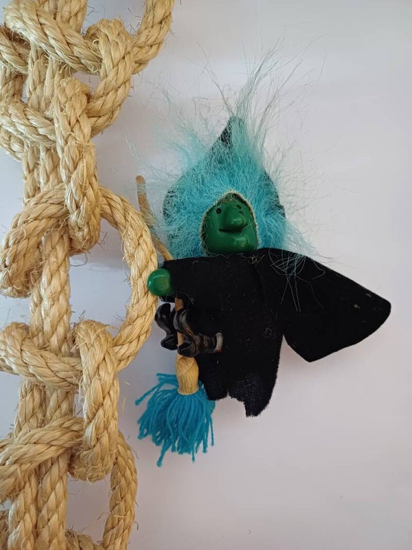 Vintage Heks Met Bezem Knijpbeestje/poppetje jaren 80