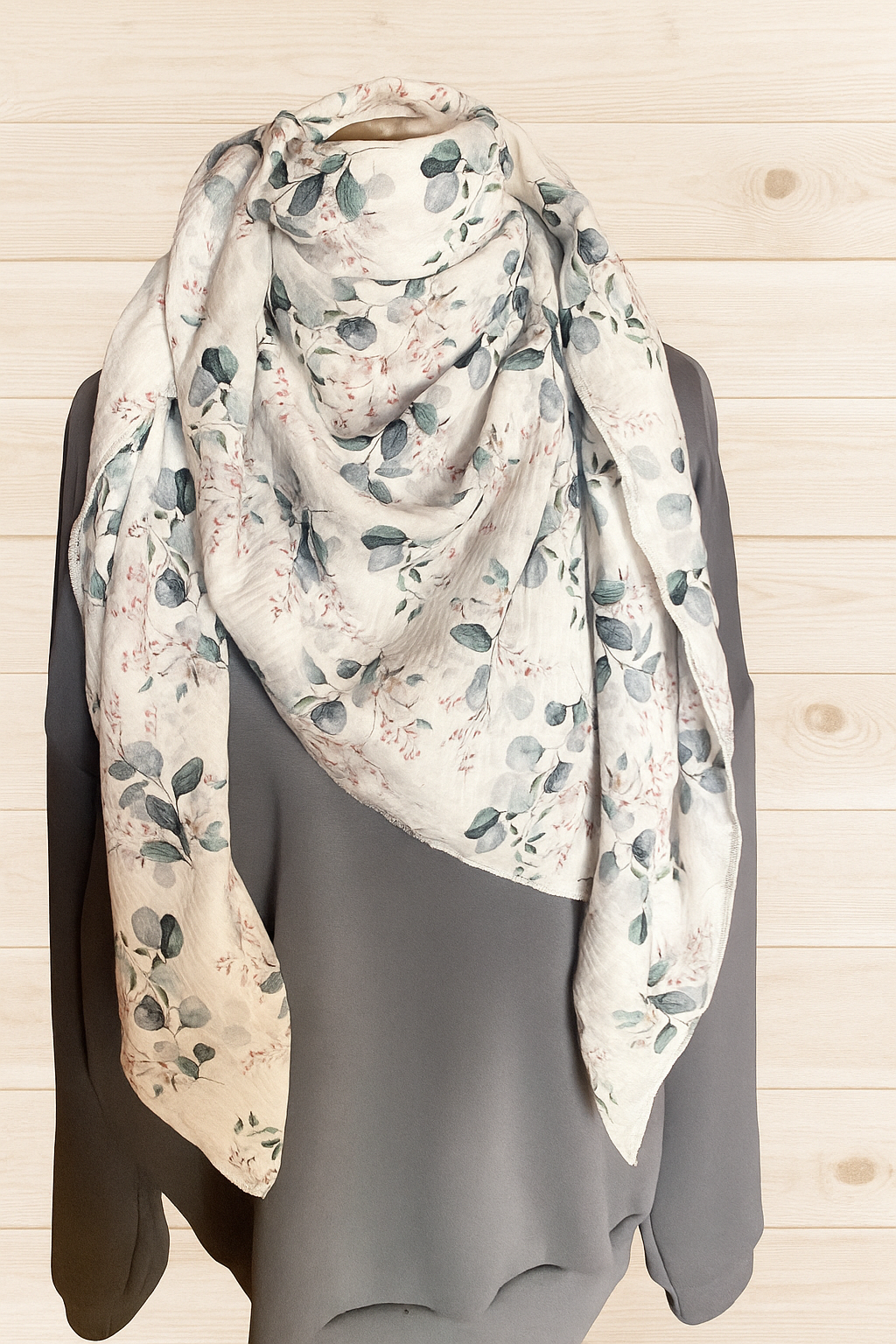 Musselin Tuch Blumen mit grünen Blättern